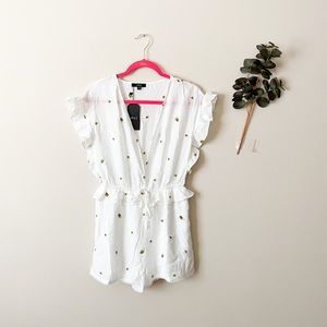 NWT Very J White Floral Romper Size Small